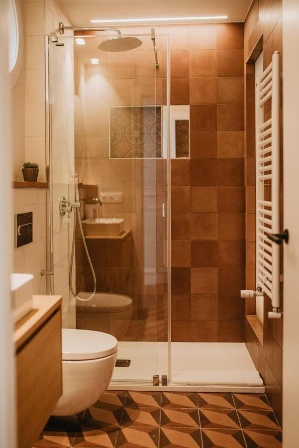 Petit Luxe Volta Bed & Breakfast Terrassa Exterior photo