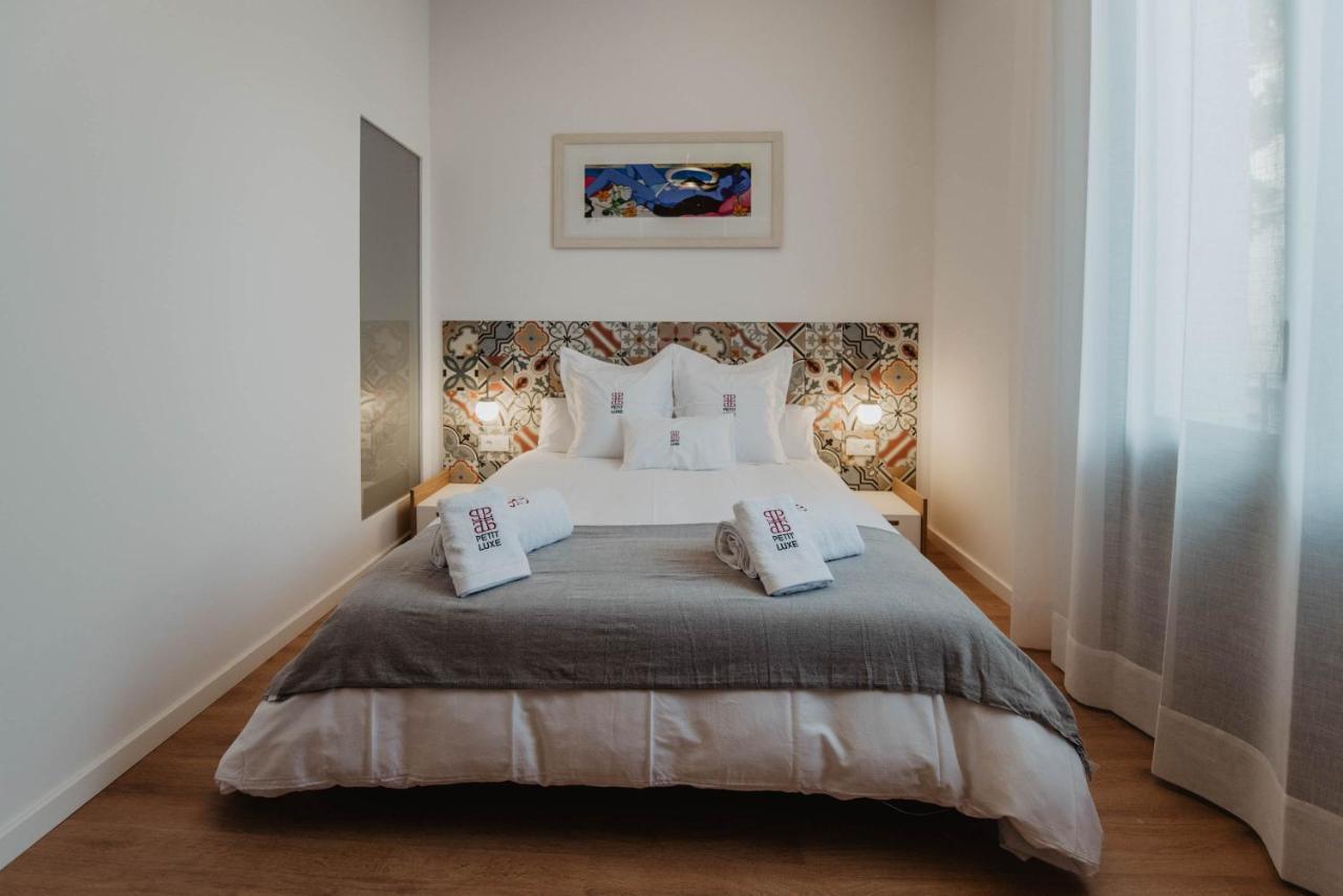 Petit Luxe Volta Bed & Breakfast Terrassa Exterior photo